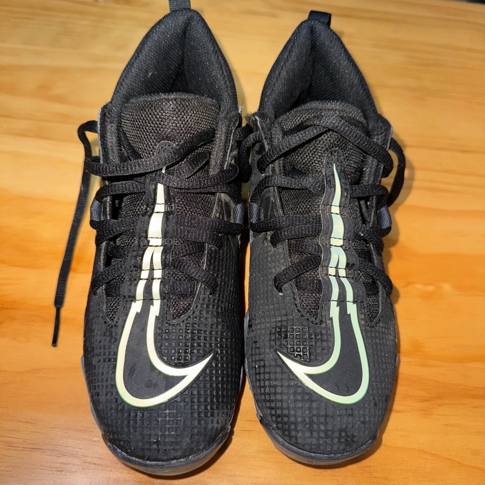 Like New boys Nike Alpha Menace 3 Shark Football Cleats  Black. Size 3.5Y